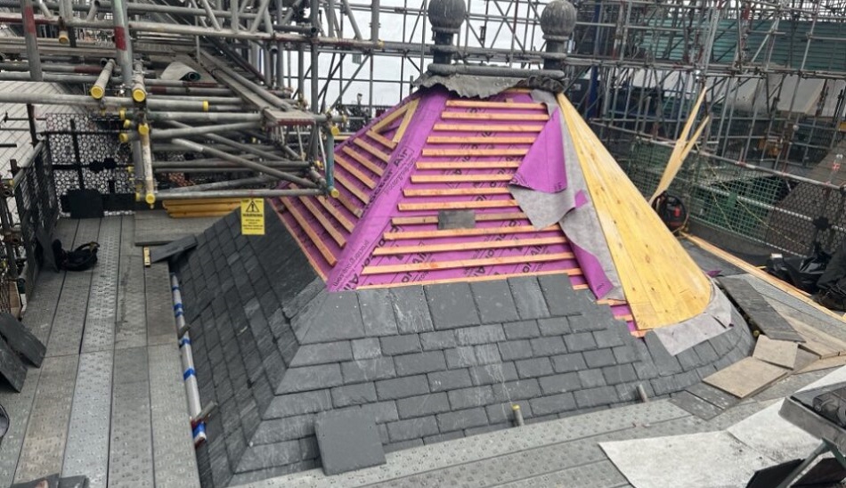 Proctor Air® Delivers Performance for The Future in Historic Roof as Part of Prestigious Manchester Town Hall Renovation cover image